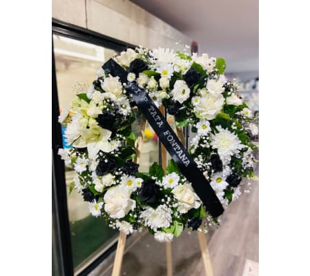 Wreath Black and White