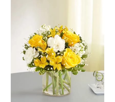 Yellow & White Delight All around Bouquet