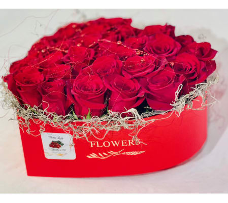 fresh rose heart box