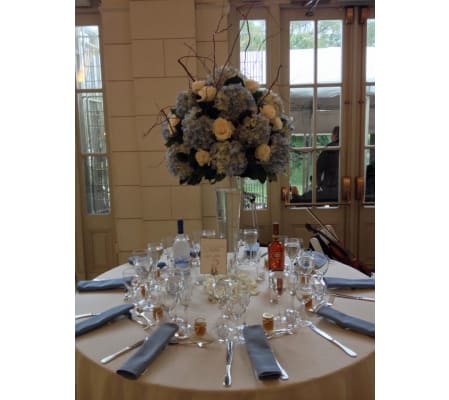 Elegant blue and white Weeding Centerpiece