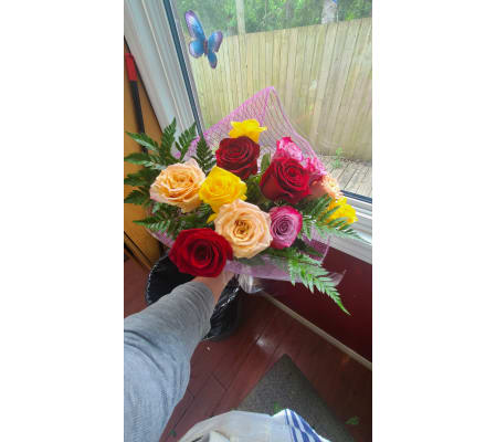 Sale Dozen Mixed Roses