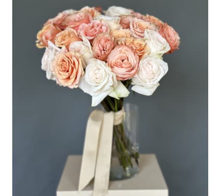2 Dozen Garden Roses Nude Mix