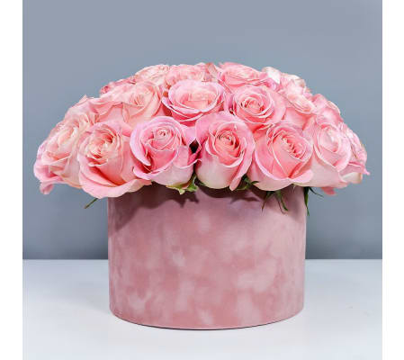 Hat Box of Classic Pink Roses