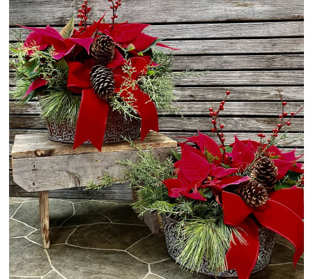 Festive Table Topper Poinsettia