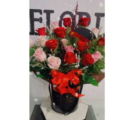 Pink & Red Roses box