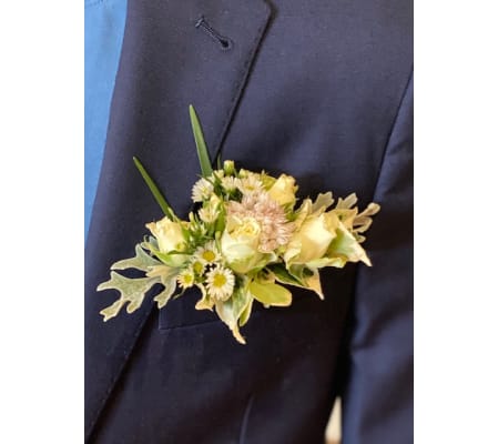 Classic & Clean Pocket Boutonniere