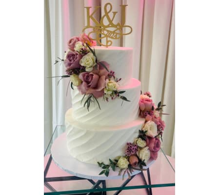 Lavende and white Wedding floral cake decor