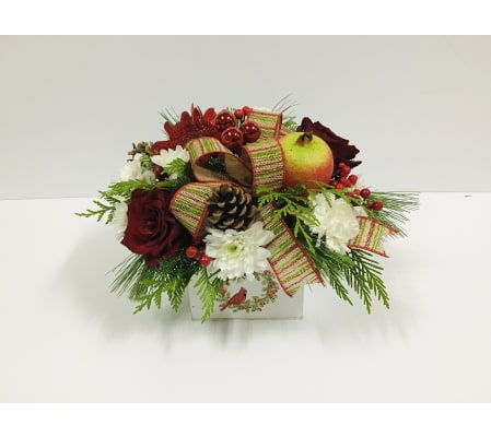 Cardinal wreath wooden box
