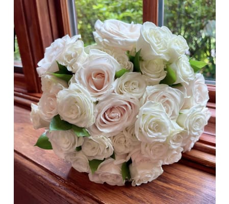 HANDTIED NOSEGAY OF 18+ ASSORTED STEMS OF ROSES