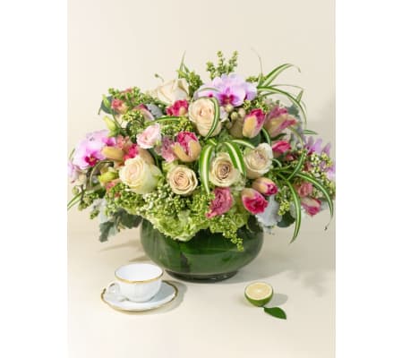 Luxurious Roses and orchids