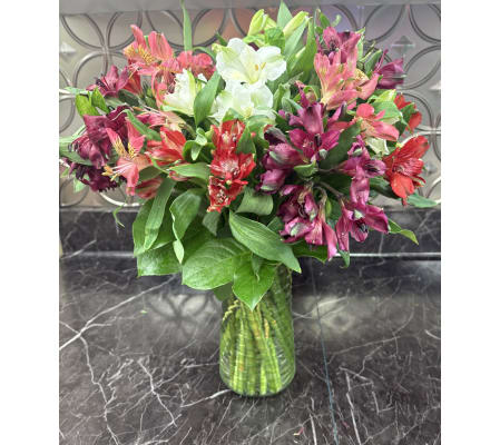 Lily of Incas vase bouquet