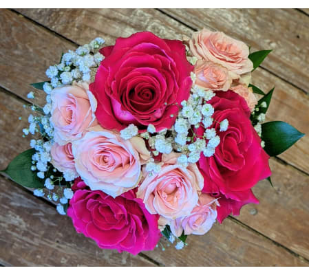 ASSORTED PINKS & WHITE NOSEGAY 