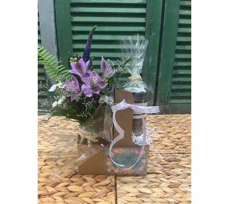 Mom's Vintage Wildflower Bouquet/Jam Combo