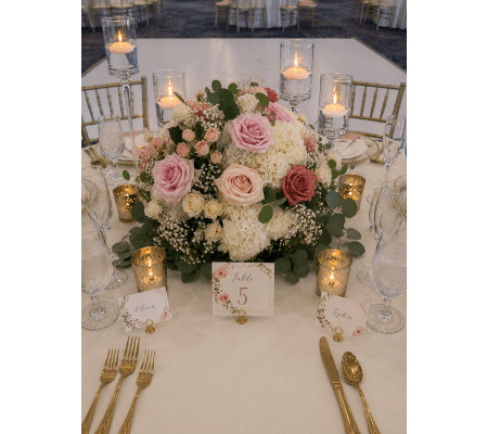 Tender Rose & Hydrangea Hug wedding centerpiece