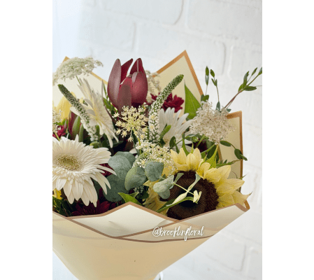 Plum and Honey Fresh-Cut Bouquet