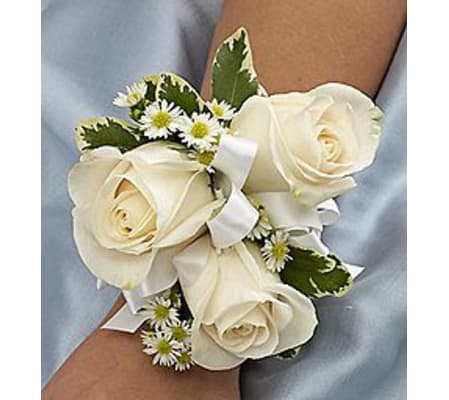 Small White Corsage *PICK UP ONLY*