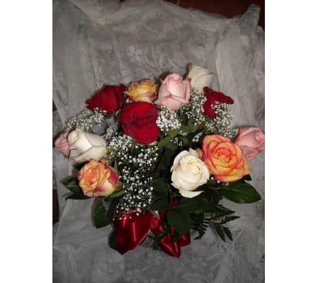 Mixed wonder 12 colored rose vase