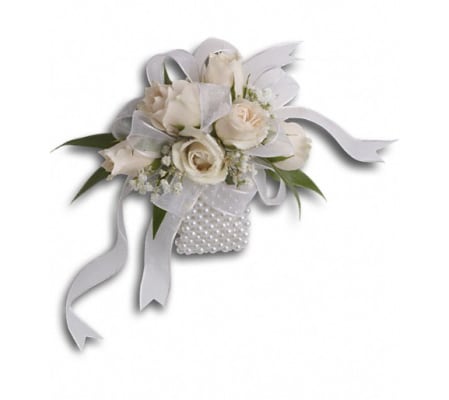 White Whisper Wristlet