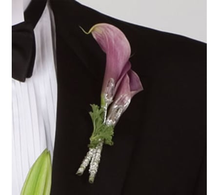 PURPLE BOUTONNIERE