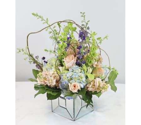 Reflection Bouquet by Fruits & Flowers