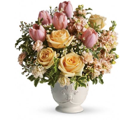 Teleflora's Peaches and Dreams