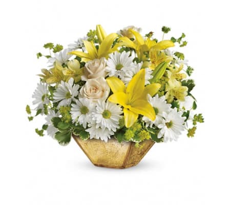 Garden Reflections Centerpiece by Teleflora