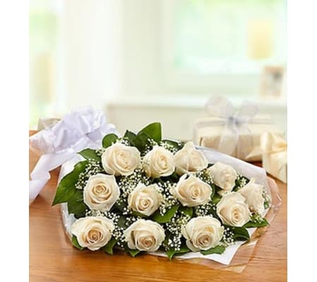 One Dozen Rose Presentation Bouquet - White