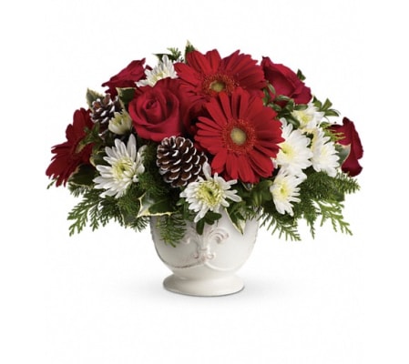 Teleflora's Simply Merry Centerpiece