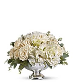 Park avenue. An arrangement by Flowers By Stephanie.