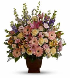 Loving Grace - by Jennifer's Flowers. An arrangement by Jennifer's Flowers and Gifts.