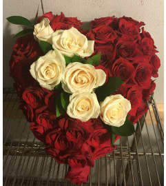CUSTOMF-004. An arrangement by Creations de Belle.