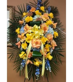 CUSTOMF-009. An arrangement by Creations de Belle.