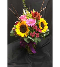 CUSTOMA-015. An arrangement by Creations de Belle.