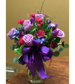 CUSTOMA-025. An arrangement by Creations de Belle.