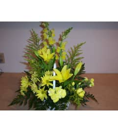 Hello There Sunshine. An arrangement by Doyle's Flower Shop.