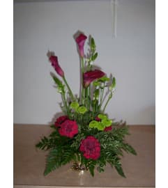 Dream Simple. An arrangement by Doyle's Flower Shop.