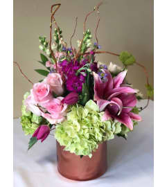 Springtime Kisses. An arrangement by Blue Iris Florist.