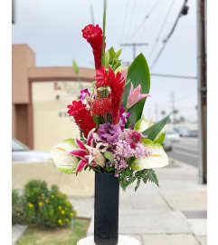 Starlight Dreams. An arrangement by Flower World and Gifts.