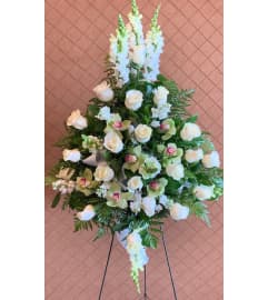 Memory Reflections. An arrangement by Petals.
