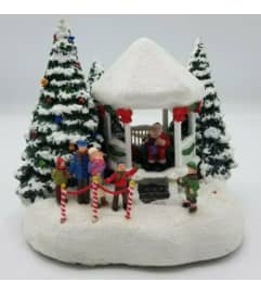 Thomas Kinkade's St. Nicholas Circle 16. An arrangement by K1 Floral Studio.