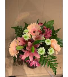 Pinky Queen. An arrangement by Petals.