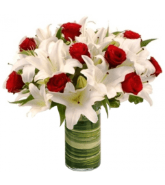 Starlight. An arrangement by Flower Lane.