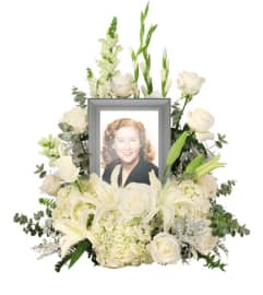 FSN-ETERNAL PEACE MEMORIAL. An arrangement by Erika's Flowers.