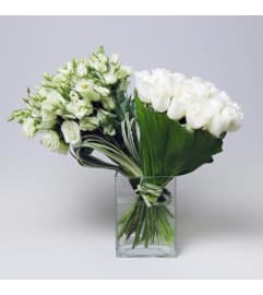 Contemporary White Glamour. An arrangement by Aventura Glamour Flowers. Contemporary White Glamour. An arrangement by Aventura Glamour Flowers.