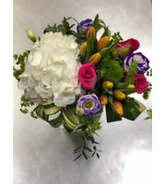 Hillcrest Classic 5. An arrangement by Hillcrest Florist.