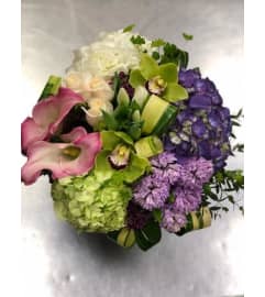 Hillcrest Classic 6. An arrangement by Hillcrest Florist.