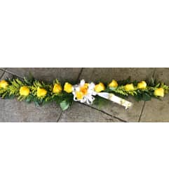 lovely rose garland. An arrangement by Flowers in Bloom.