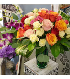 Nested Roses. An arrangement by Santa Fe Florals and Events.