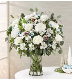 Wonderland Frost. An arrangement by Aventura Glamour Flowers. Wonderland Frost. An arrangement by Aventura Glamour Flowers.