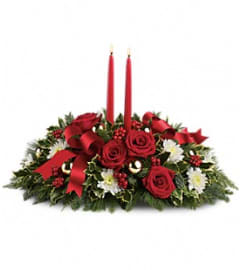 Christmas Center Piece 2020. An arrangement by Stettler Flowers.